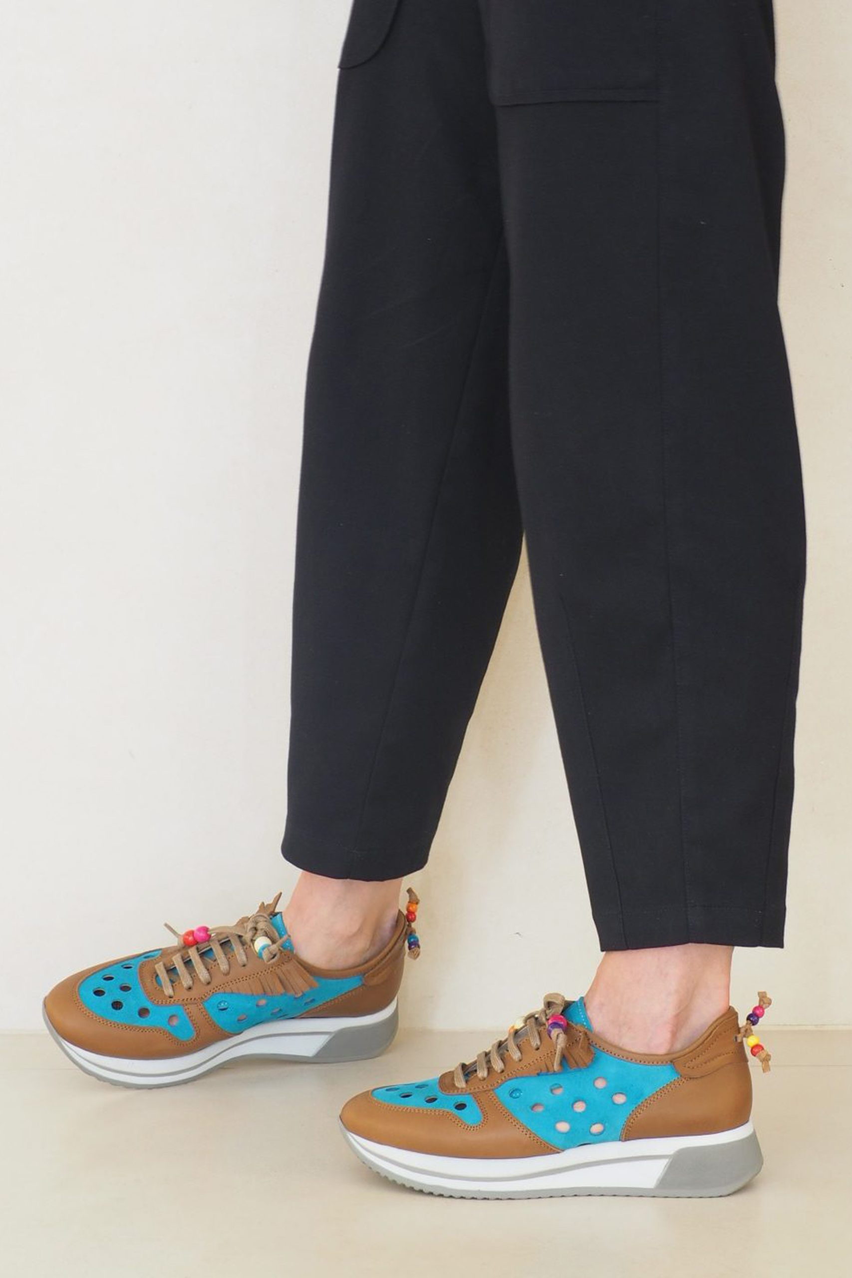 sneakertherianversion24