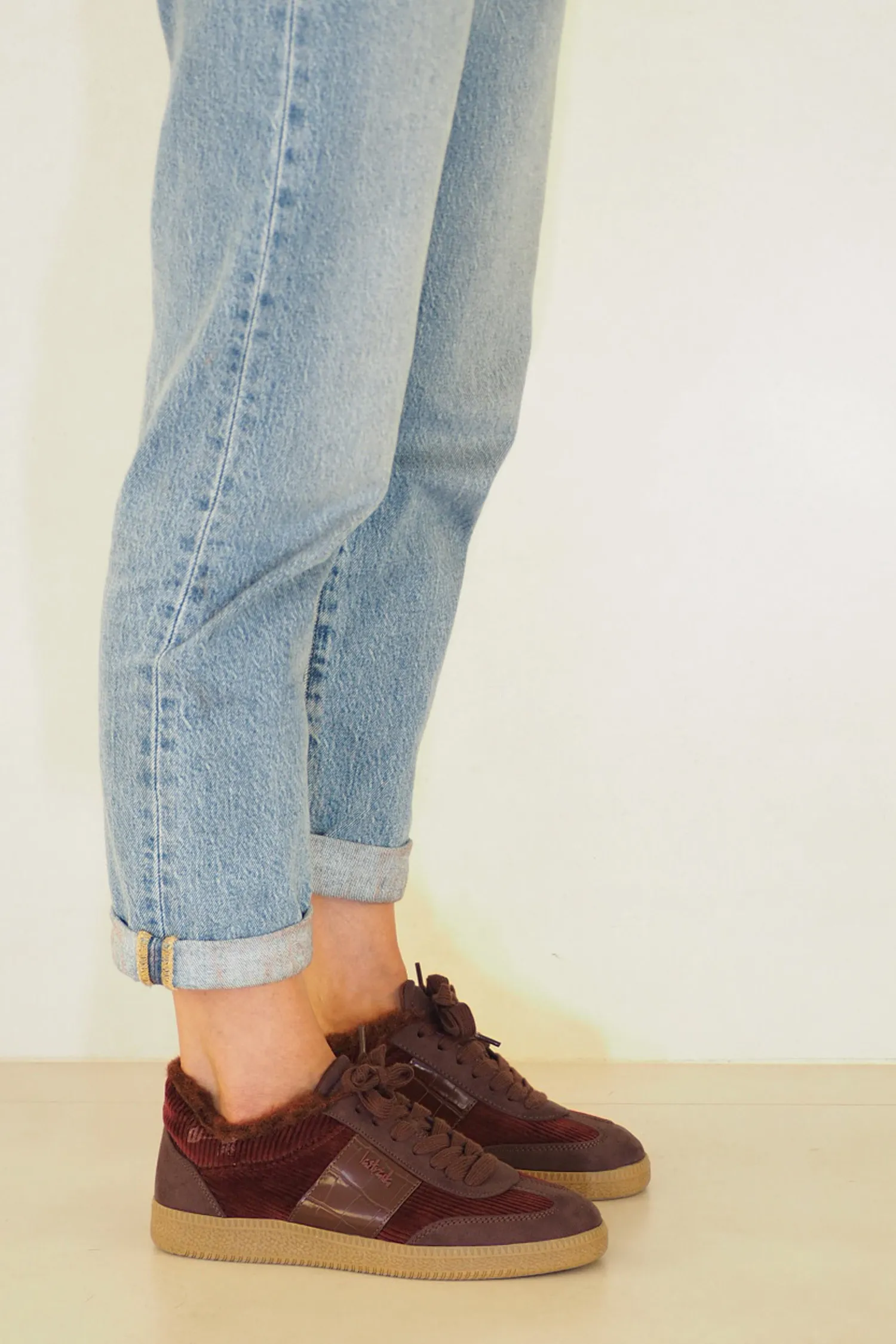 Sneaker pana burdeos - Imagen 4